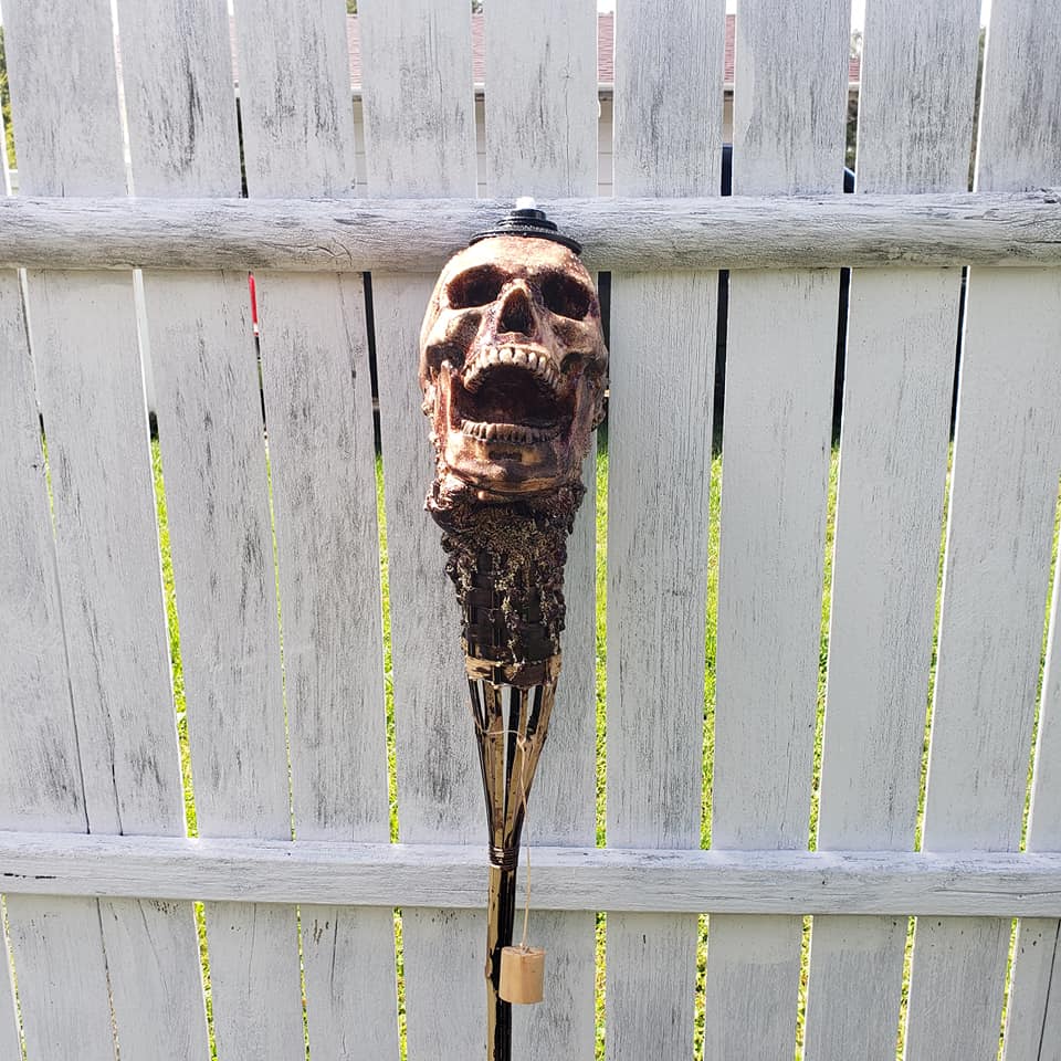 šHandmade Skull Tiki Torch