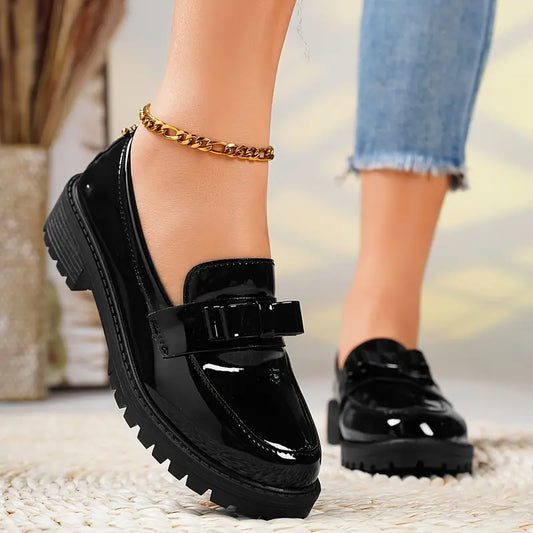 🔥Women's Solid Colour Fashion Thick Sole Leather Shoes