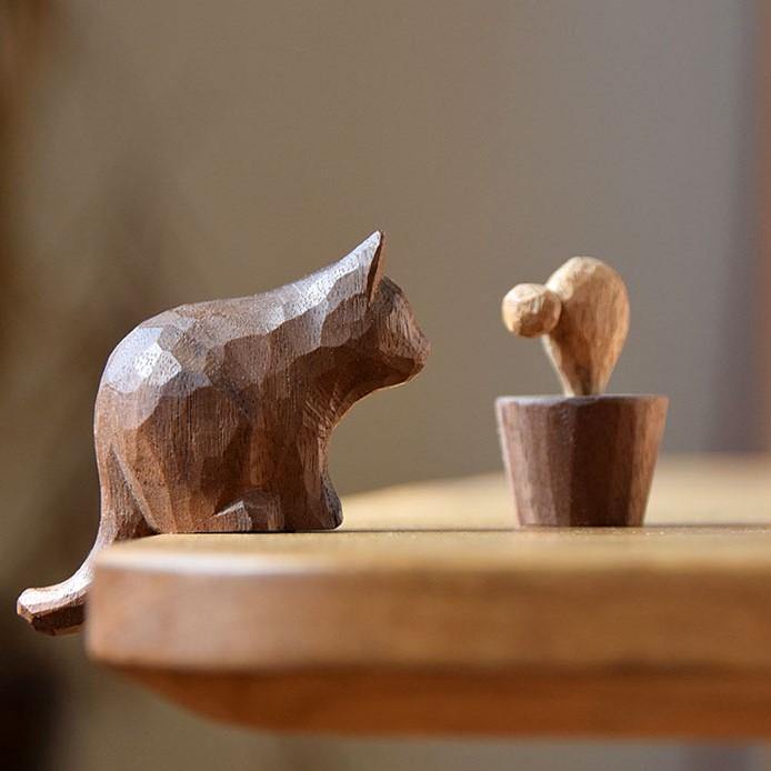 Wooden Hand-Carved Diffuser Decor for Essential oils Cat Meet with Meat DC