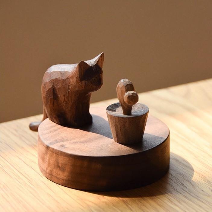 Wooden Hand-Carved Diffuser Decor for Essential oils Cat Meet with Meat DC